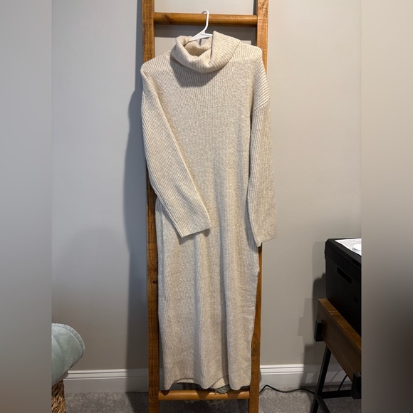 Abercrombie Long Sleeve Turtleneck Midi Dress - Picture 4 of 4